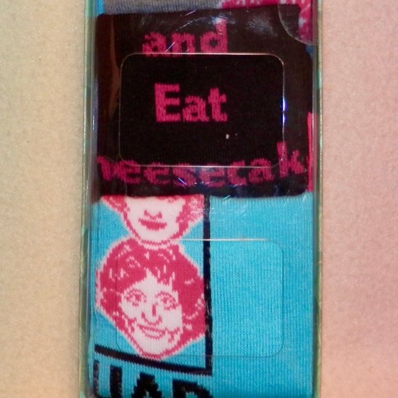 WOMEN'S 3 PAIR CREW SOCKS * SHOE SIZE 8-12 * THE GOLDEN GIRLS * 3 DIFFERENT PAIR - Picture 4 of 5